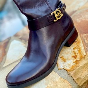 NWOT. Michael Kors Knee high boots